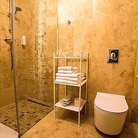 Hotel apartamentowy Complex Living 4*