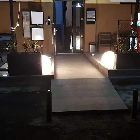 Ξενοδοχείο με διαμερίσματα Complex Living 4*