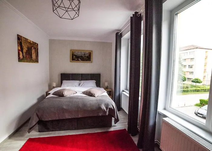 Aparthotel Complex Living 3*