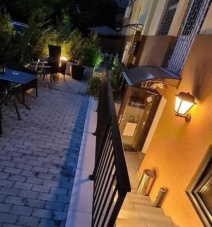 Aparthotel Complex Living 3*