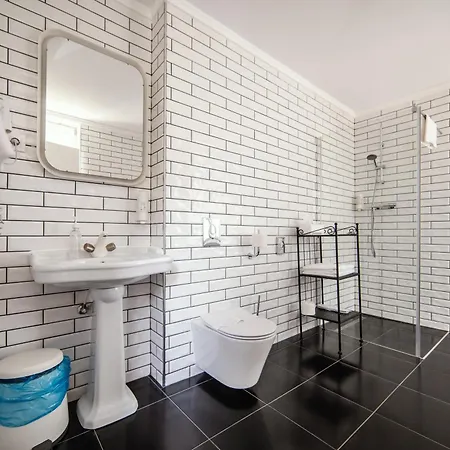 Aparthotel Complex Living 3*